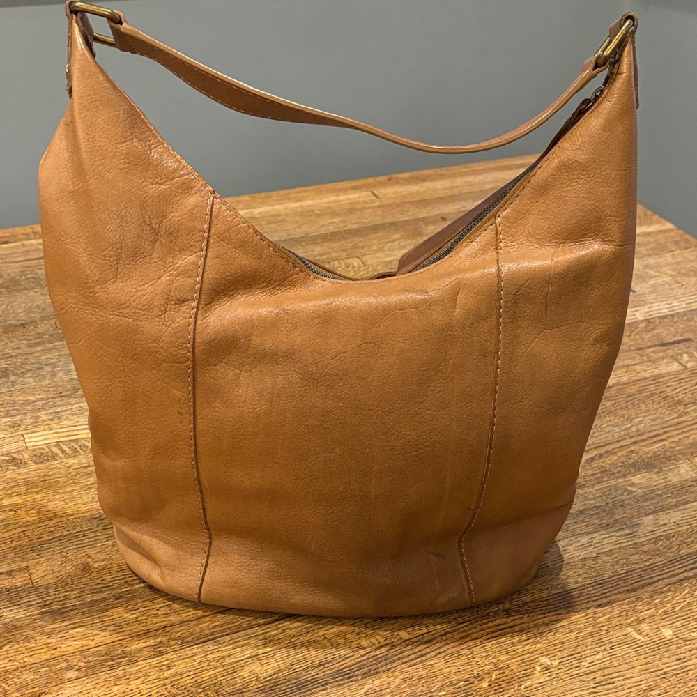 American Leather Co. Tan Shoulder Hobo Bag. Soft Leather. Organization Pockets. - Picture 5 of 15